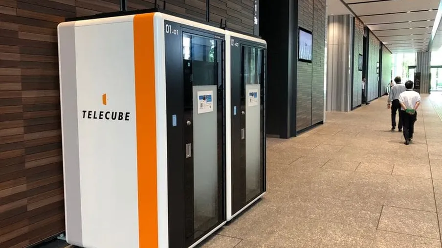 Japanese silent workspace cubicle